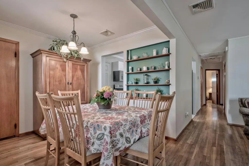 202 Frederick Avenue Babylon NY 11702