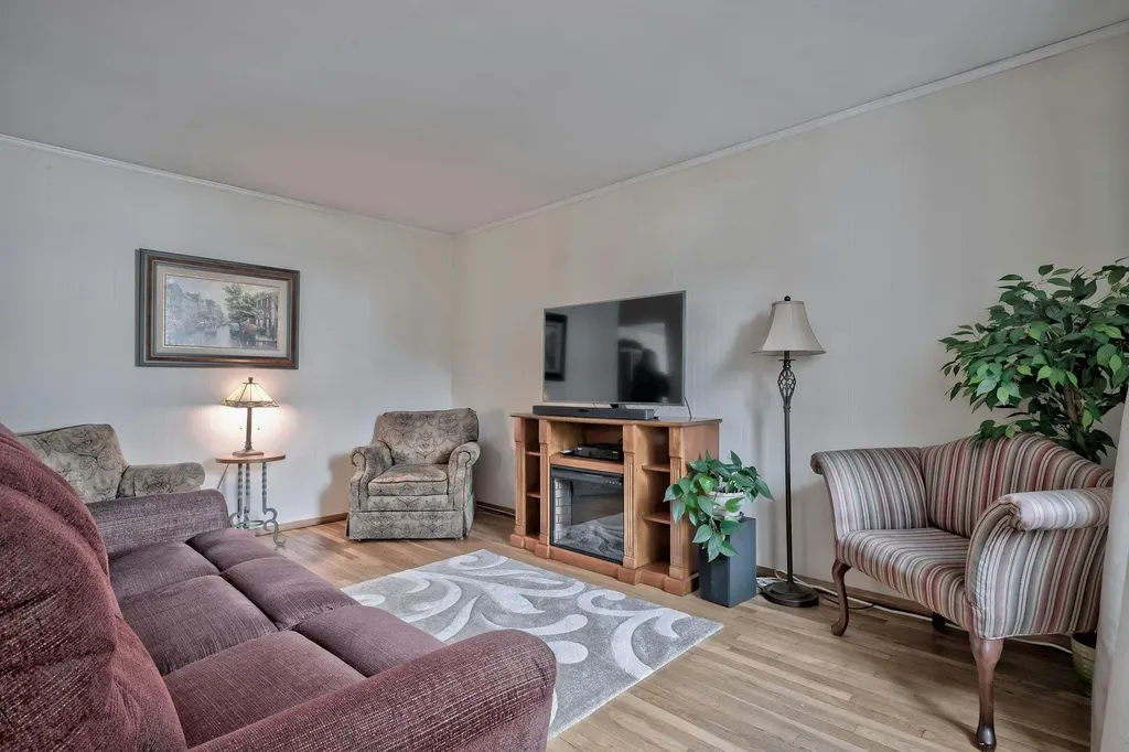 202 Frederick Avenue Babylon NY 11702