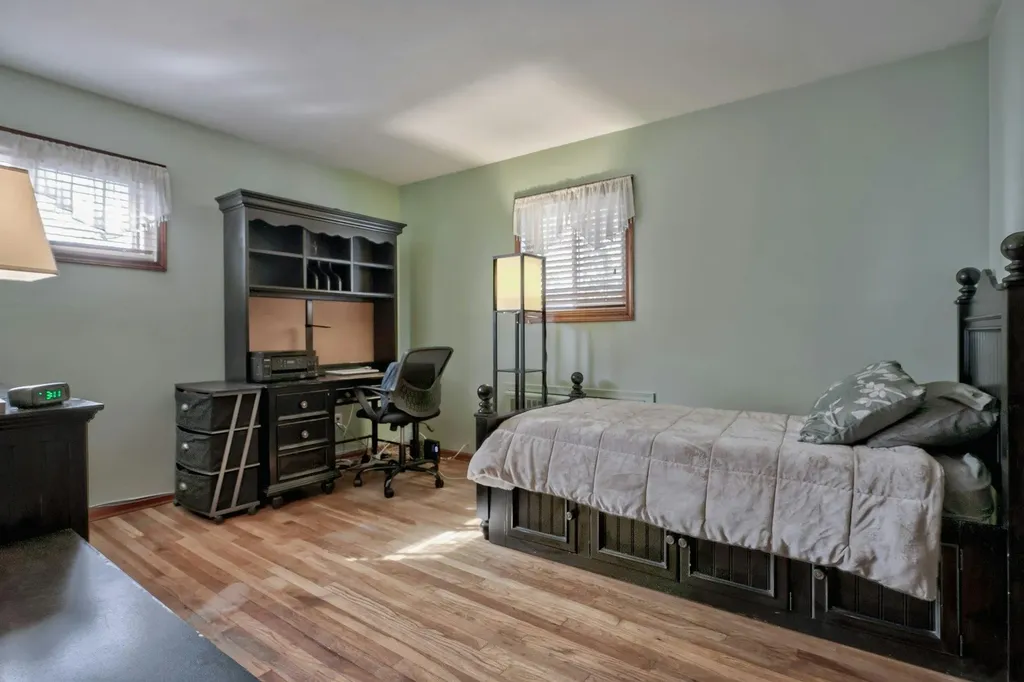 202 Frederick Avenue Babylon NY 11702