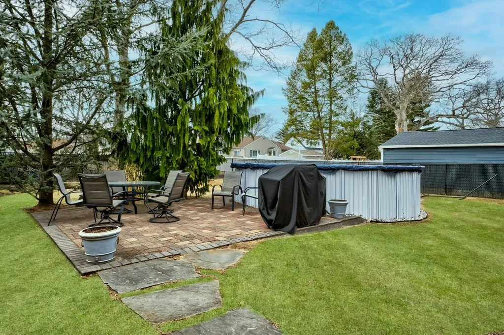 202 Frederick Avenue Babylon NY 11702