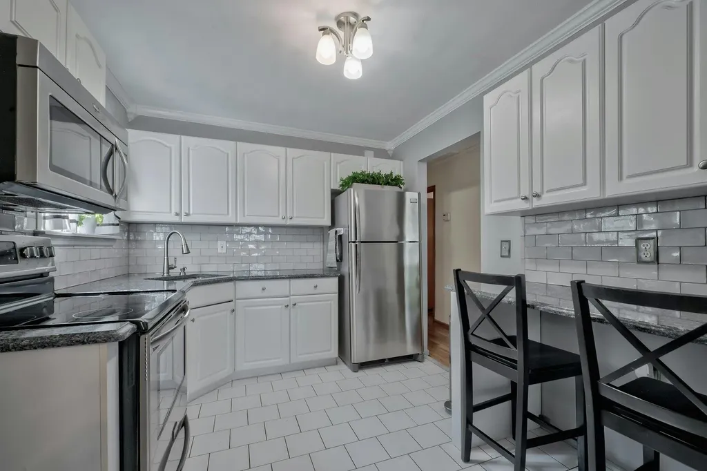 202 Frederick Avenue Babylon NY 11702