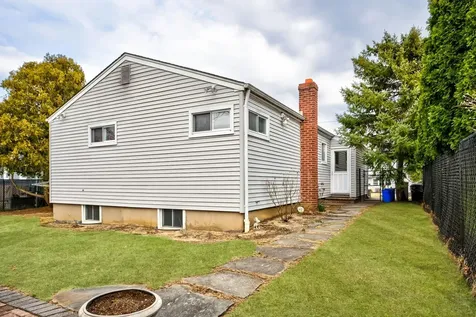 202 Frederick Avenue Babylon NY 11702