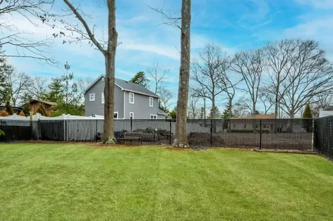 202 Frederick Avenue Babylon NY 11702