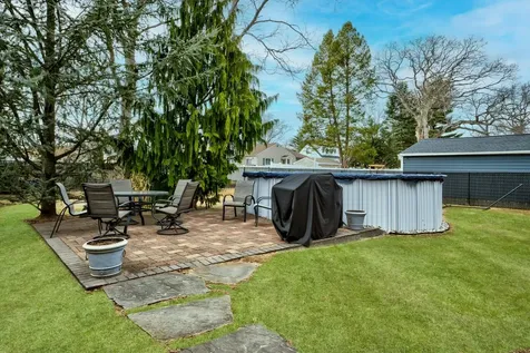 202 Frederick Avenue Babylon NY 11702