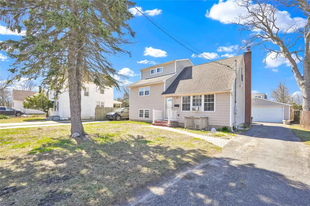 160 3rd Avenue Bay Shore NY 11706