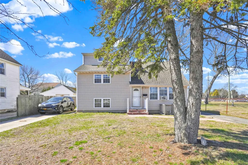 160 3rd Avenue Bay Shore NY 11706