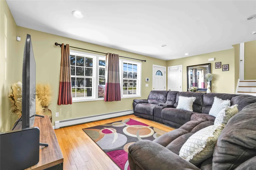 160 3rd Avenue Bay Shore NY 11706