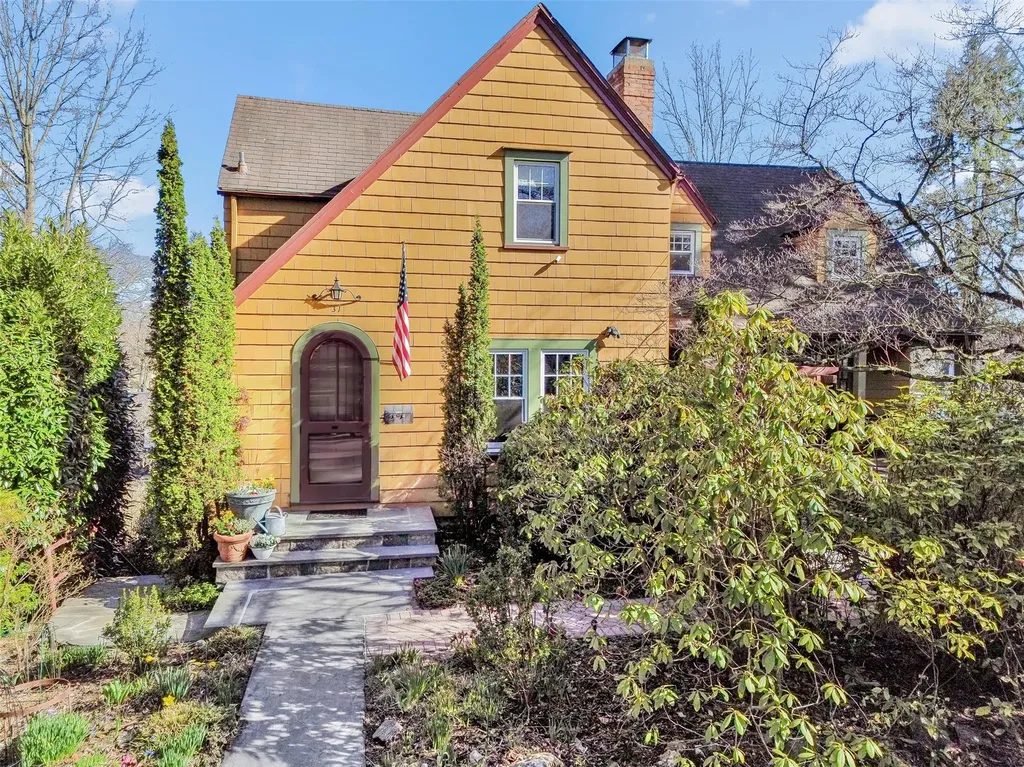 31 Edgewood Avenue Larchmont NY 10538