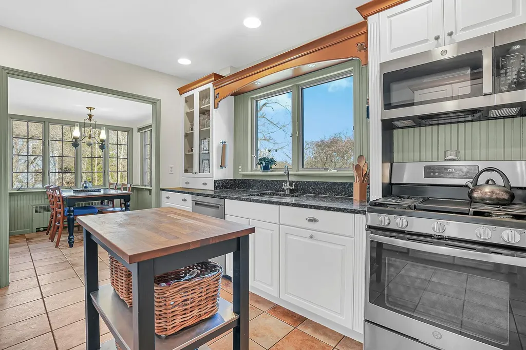 31 Edgewood Avenue Larchmont NY 10538