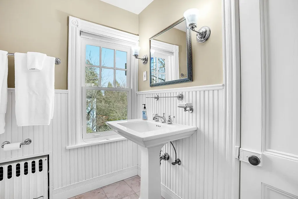 31 Edgewood Avenue Larchmont NY 10538