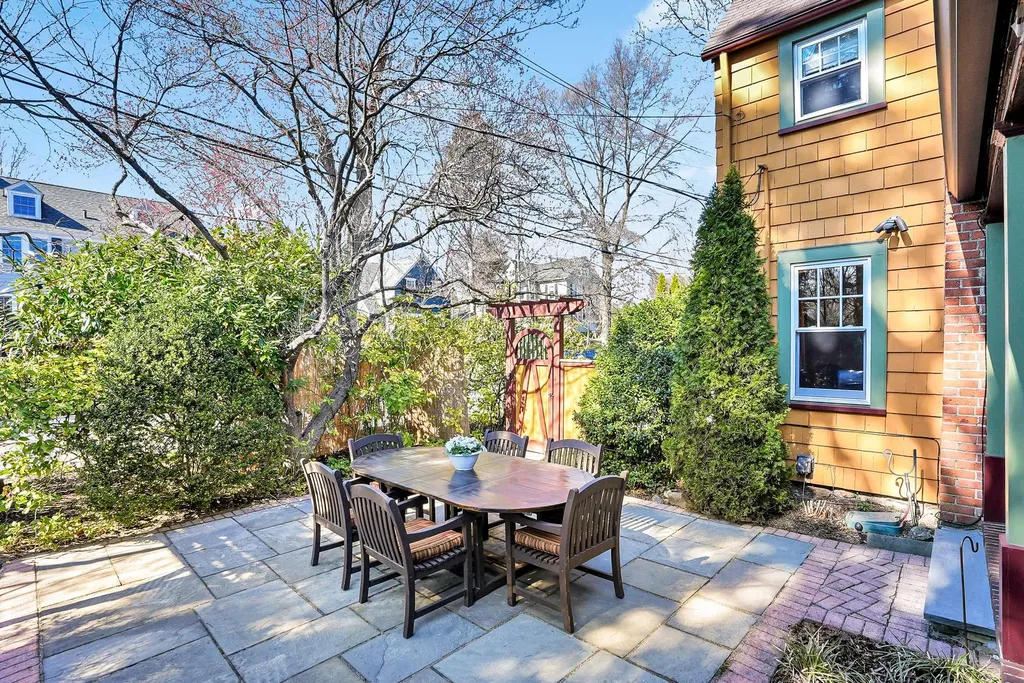 31 Edgewood Avenue Larchmont NY 10538