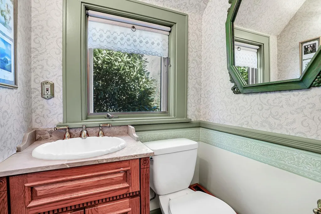31 Edgewood Avenue Larchmont NY 10538