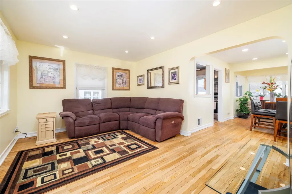 5 Crocus Avenue Merrick NY 11566