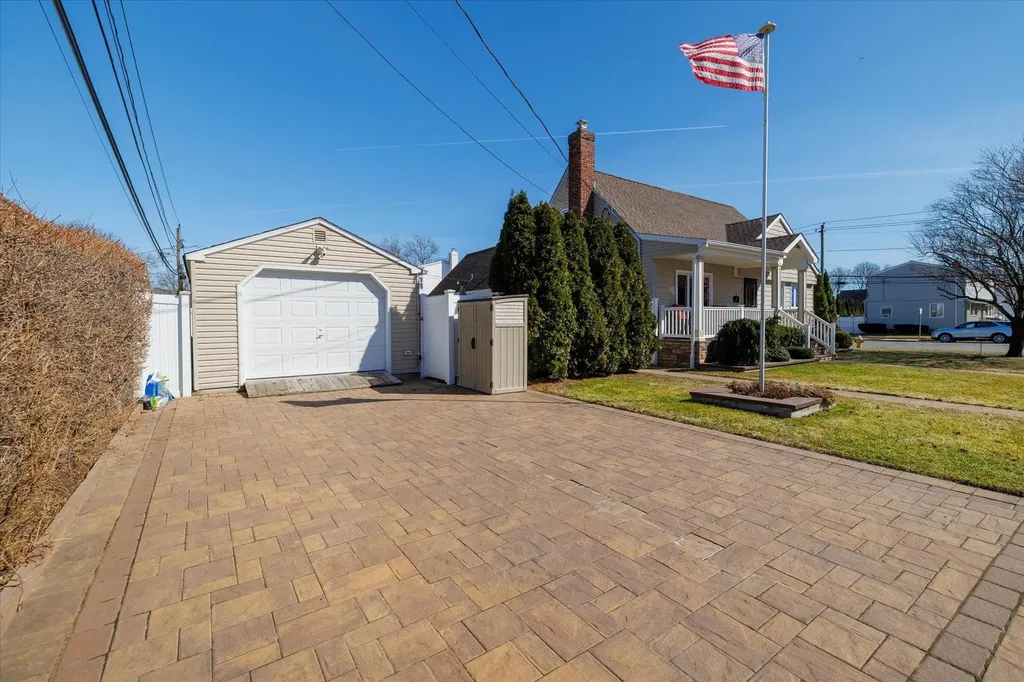 5 Crocus Avenue Merrick NY 11566