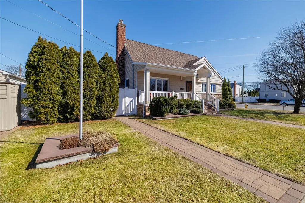 5 Crocus Avenue Merrick NY 11566