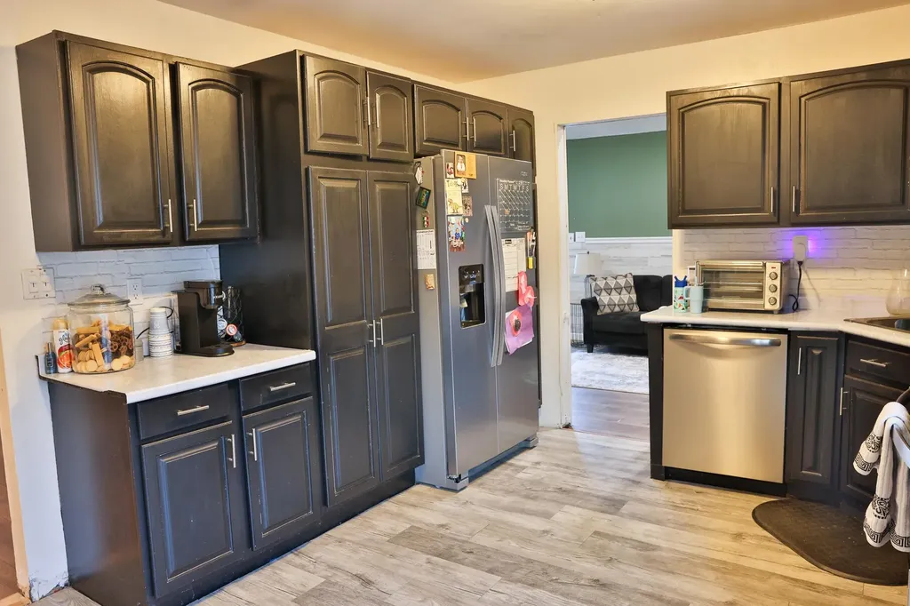 87 Raynor Road Ridge NY 11961