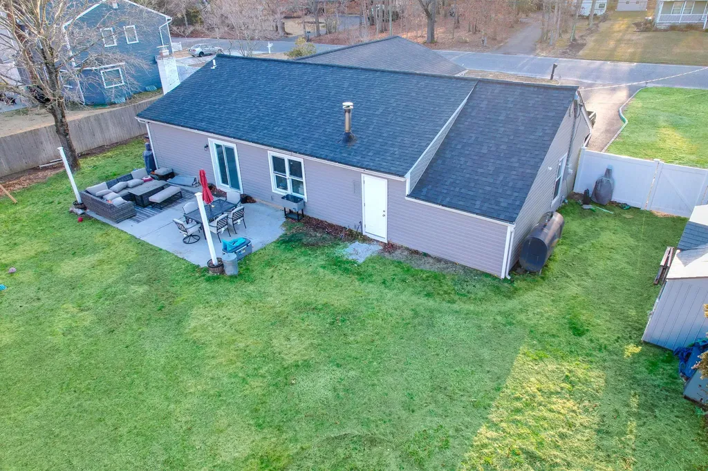 87 Raynor Road Ridge NY 11961