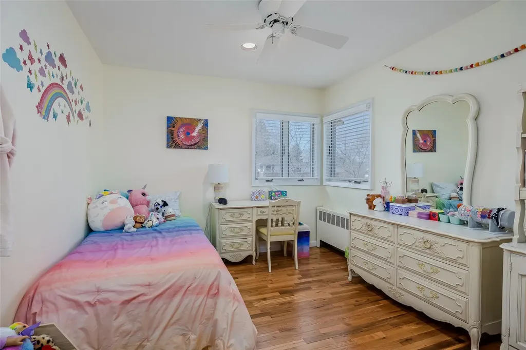 42 Hollywood Drive Plainview NY 11803