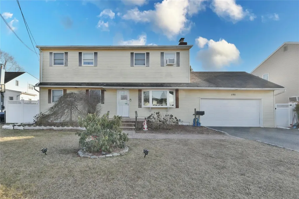 195 Maple Avenue Bethpage NY 11714