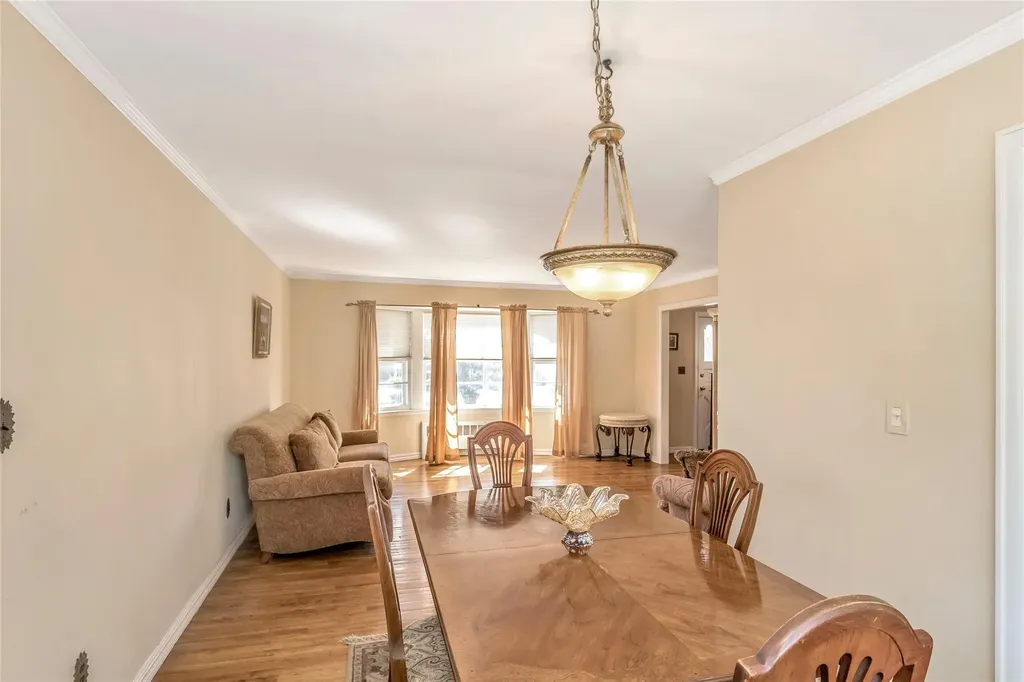 17 Abrew Street Bay Shore NY 11706