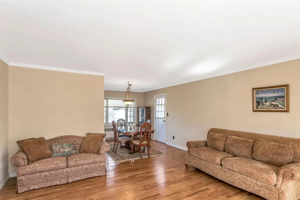17 Abrew Street Bay Shore NY 11706