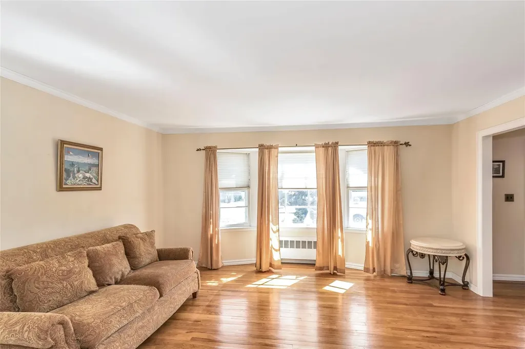 17 Abrew Street Bay Shore NY 11706
