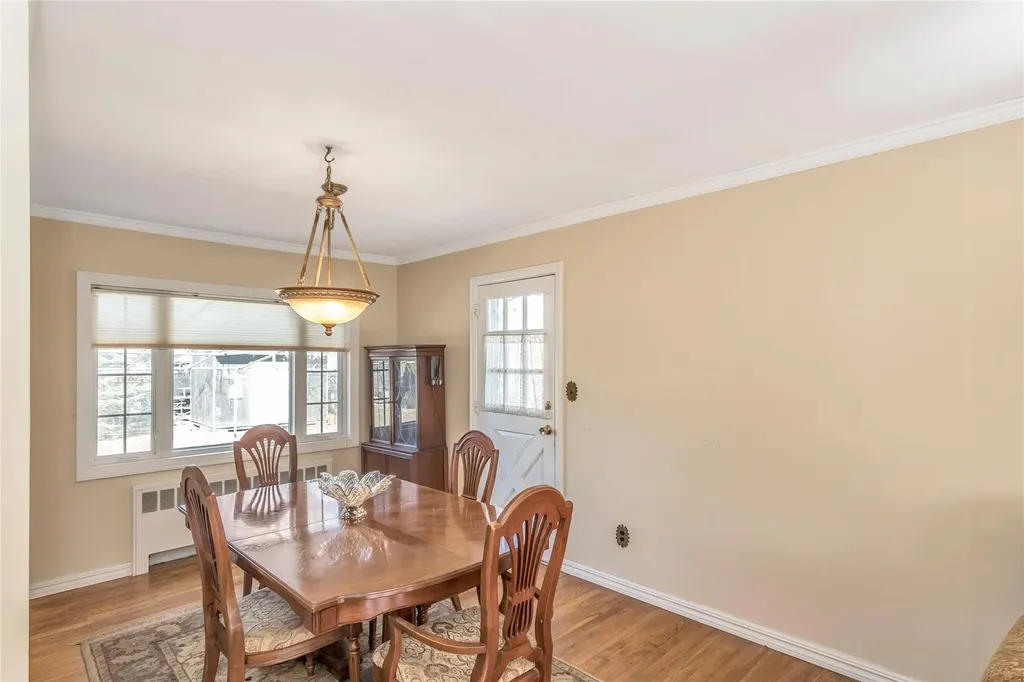 17 Abrew Street Bay Shore NY 11706