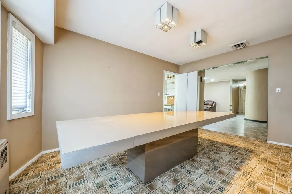 11 Dicks Lane Roslyn Heights NY 11576
