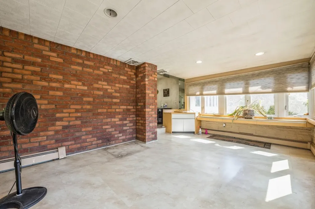 11 Dicks Lane Roslyn Heights NY 11576
