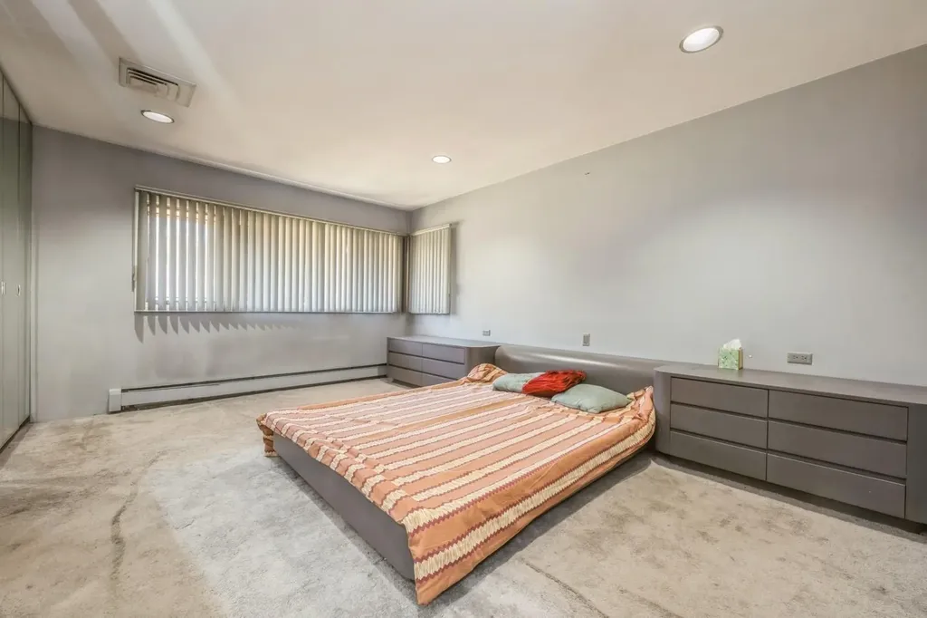 11 Dicks Lane Roslyn Heights NY 11576