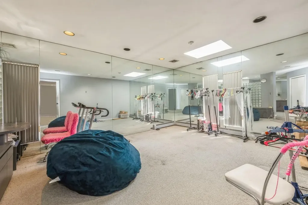11 Dicks Lane Roslyn Heights NY 11576