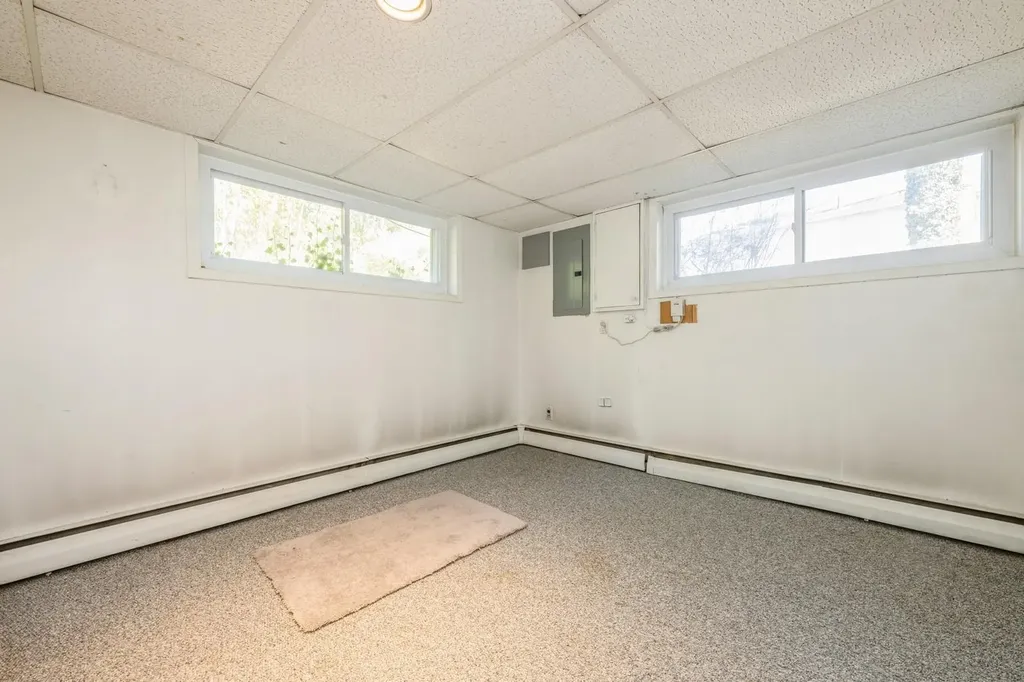 11 Dicks Lane Roslyn Heights NY 11576