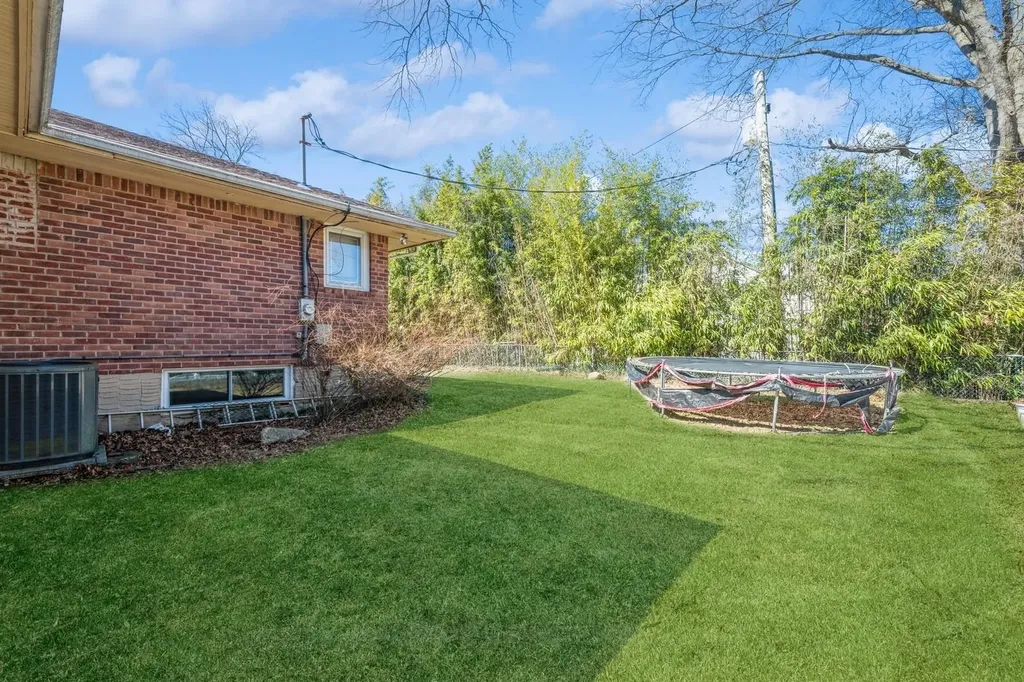 11 Dicks Lane Roslyn Heights NY 11576
