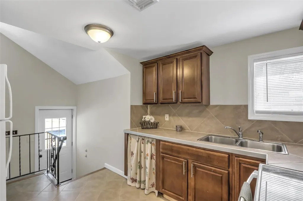 1410 Union Boulevard Bay Shore NY 11706
