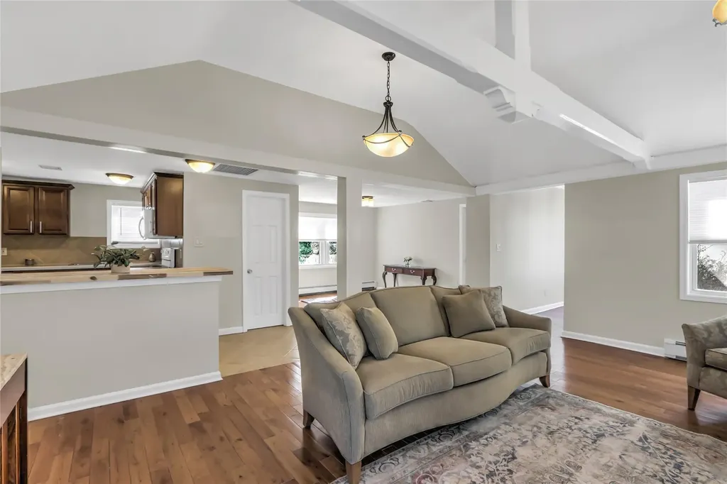 1410 Union Boulevard Bay Shore NY 11706