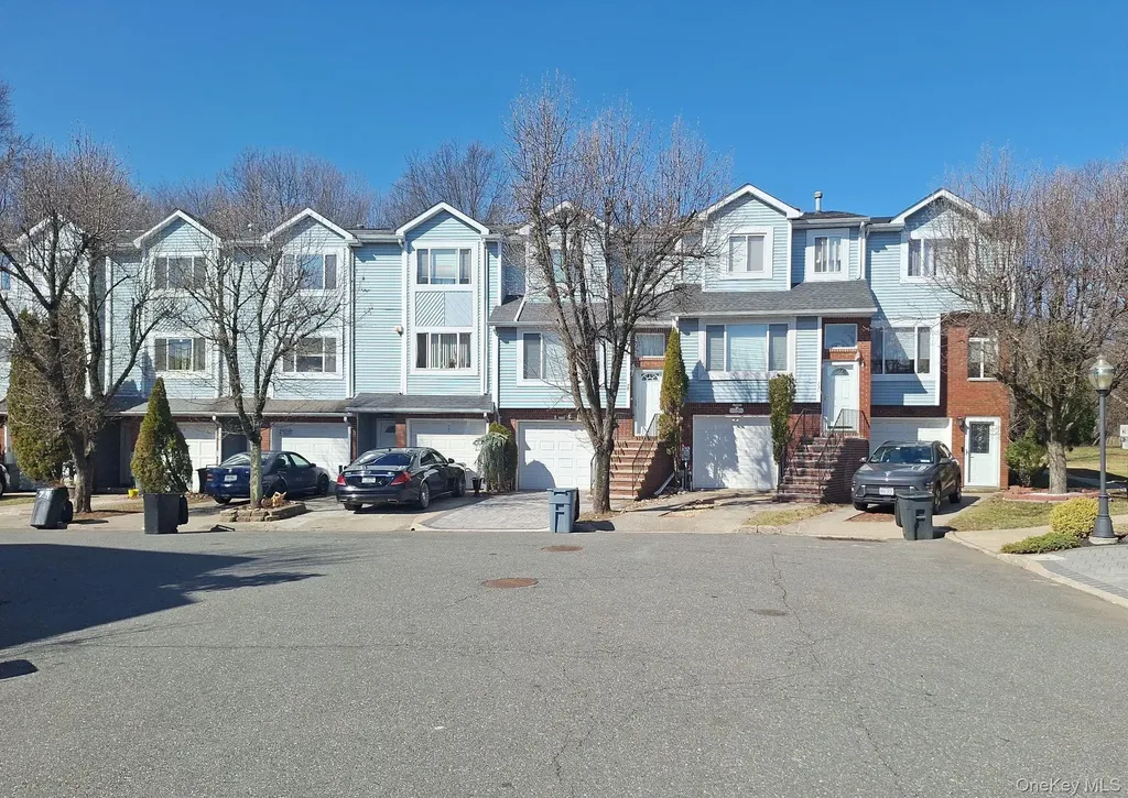 59 Pembrook Loop Staten Island NY 10309