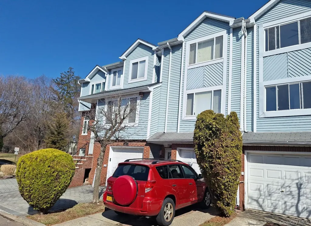 59 Pembrook Loop Staten Island NY 10309