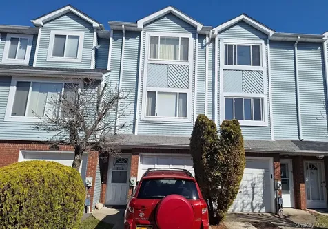 59 Pembrook Loop Staten Island NY 10309