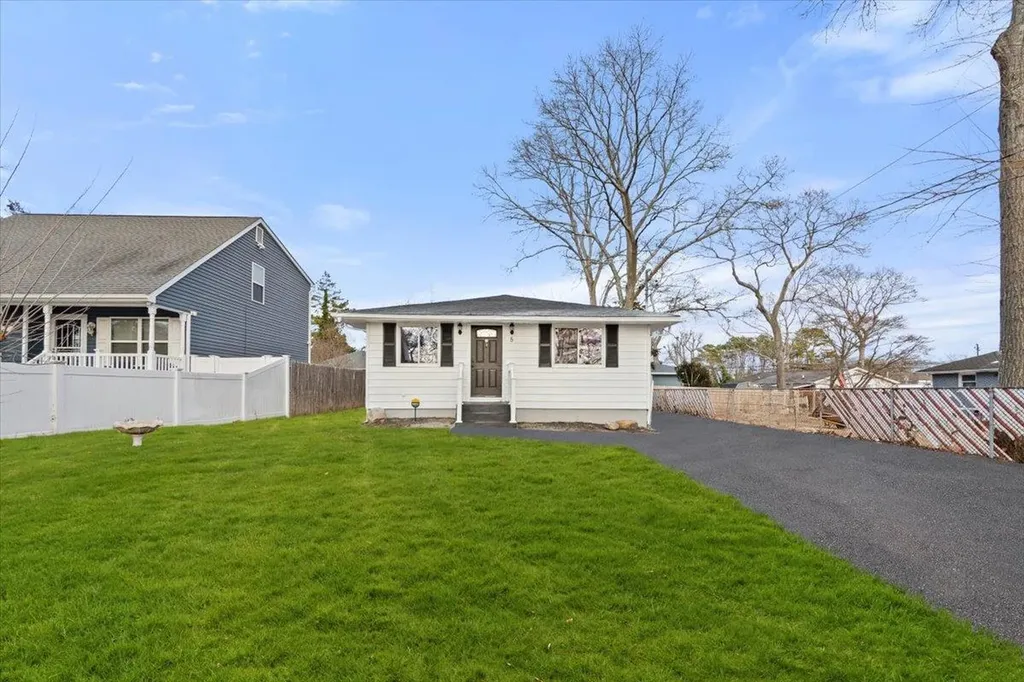 5 Terry Drive Mastic NY 11950