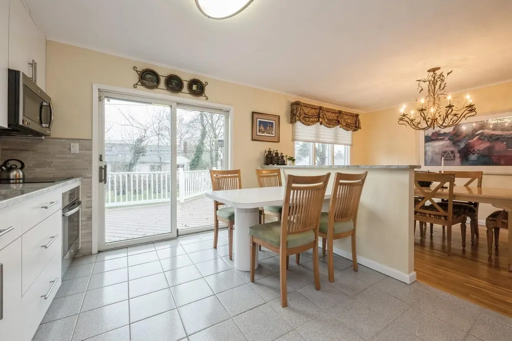 12 Jane Drive Old Bethpage NY 11804