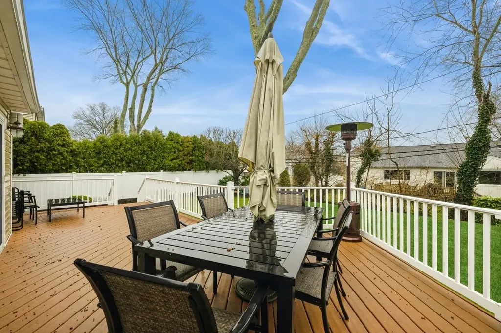 12 Jane Drive Old Bethpage NY 11804