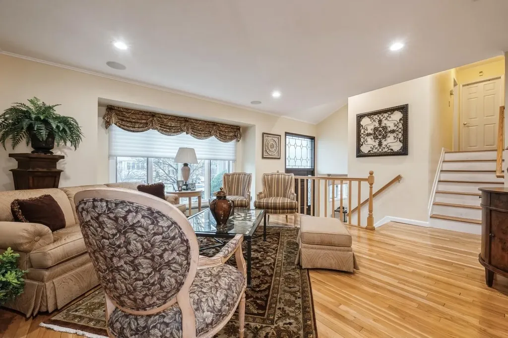 12 Jane Drive Old Bethpage NY 11804