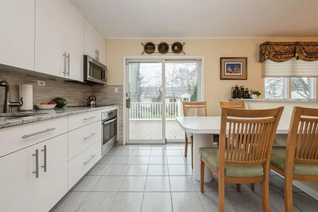 12 Jane Drive Old Bethpage NY 11804