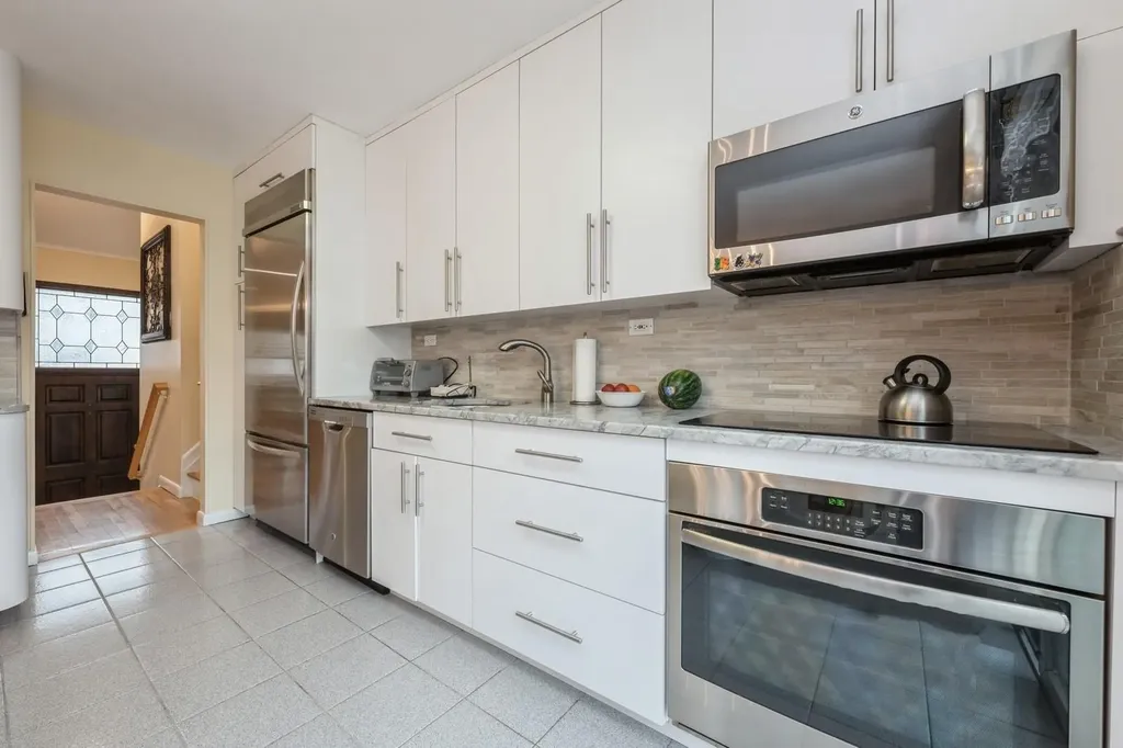 12 Jane Drive Old Bethpage NY 11804
