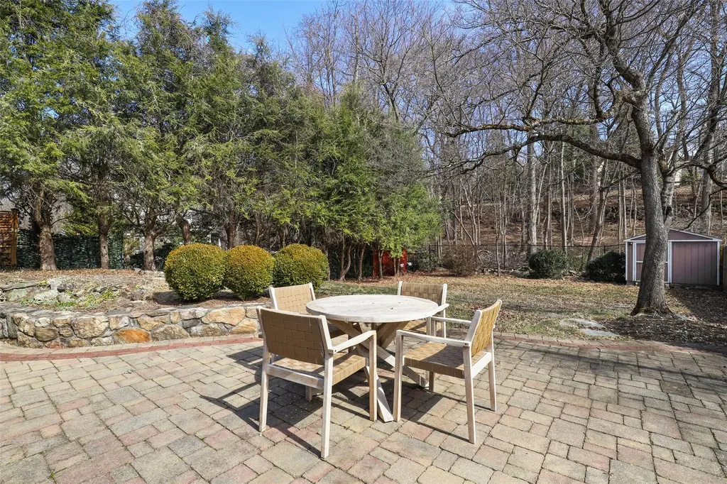 31 Leonard Street Mount Kisco NY 10549