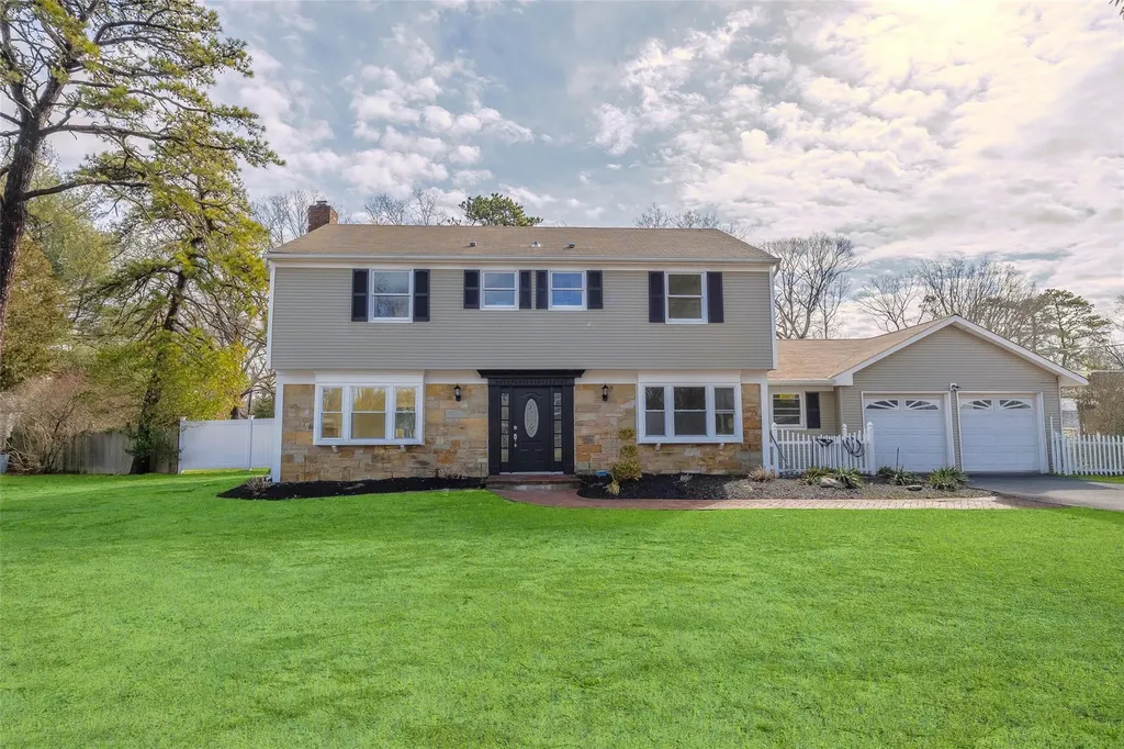 25 Wilmont Turn Brookhaven NY 11727