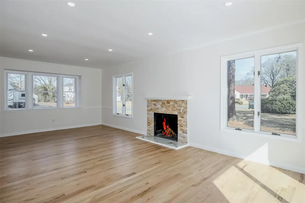25 Wilmont Turn Coram NY 11727