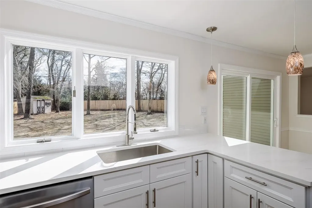 25 Wilmont Turn Coram NY 11727