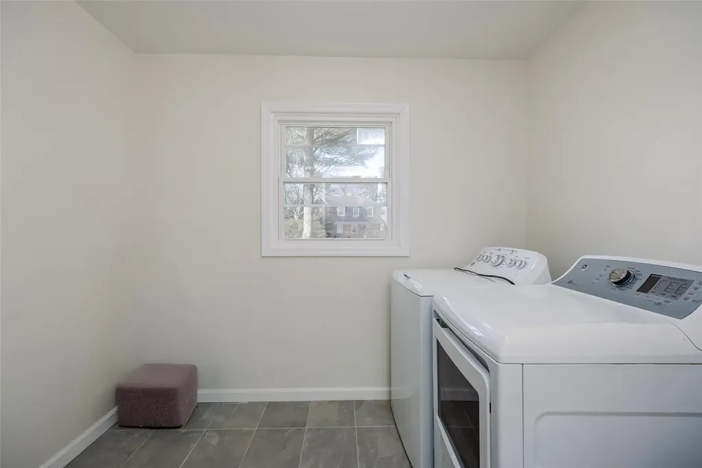 25 Wilmont Turn Coram NY 11727