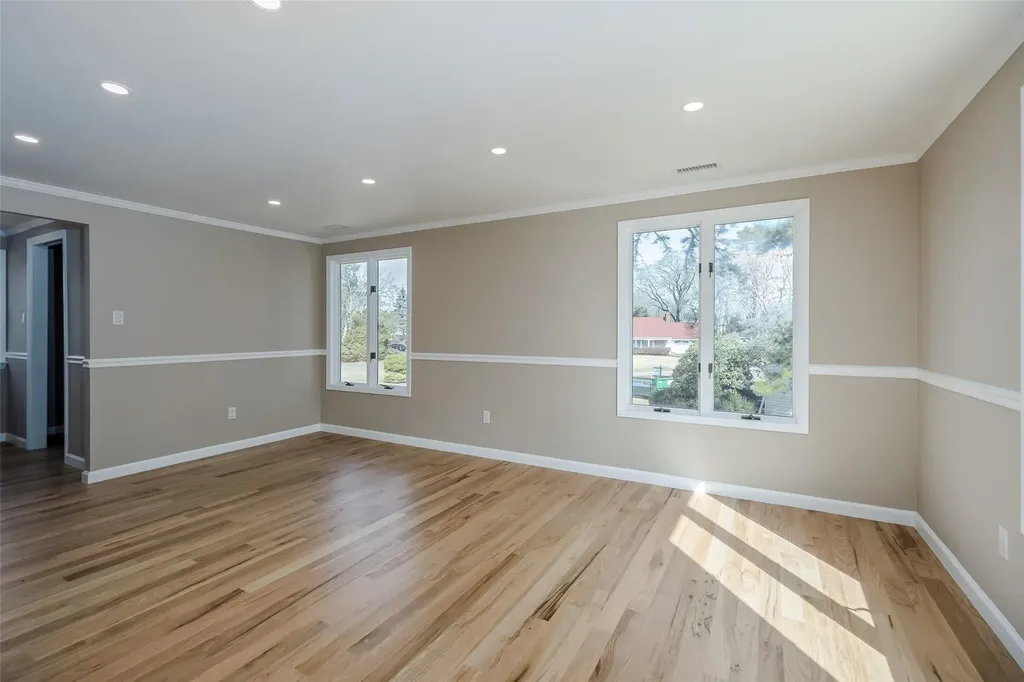 25 Wilmont Turn Coram NY 11727